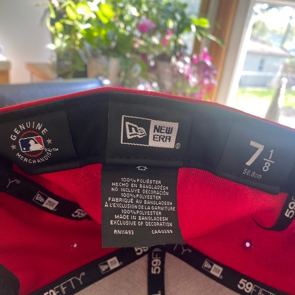 Authentic Yankees Cap - Picture 3 of 4